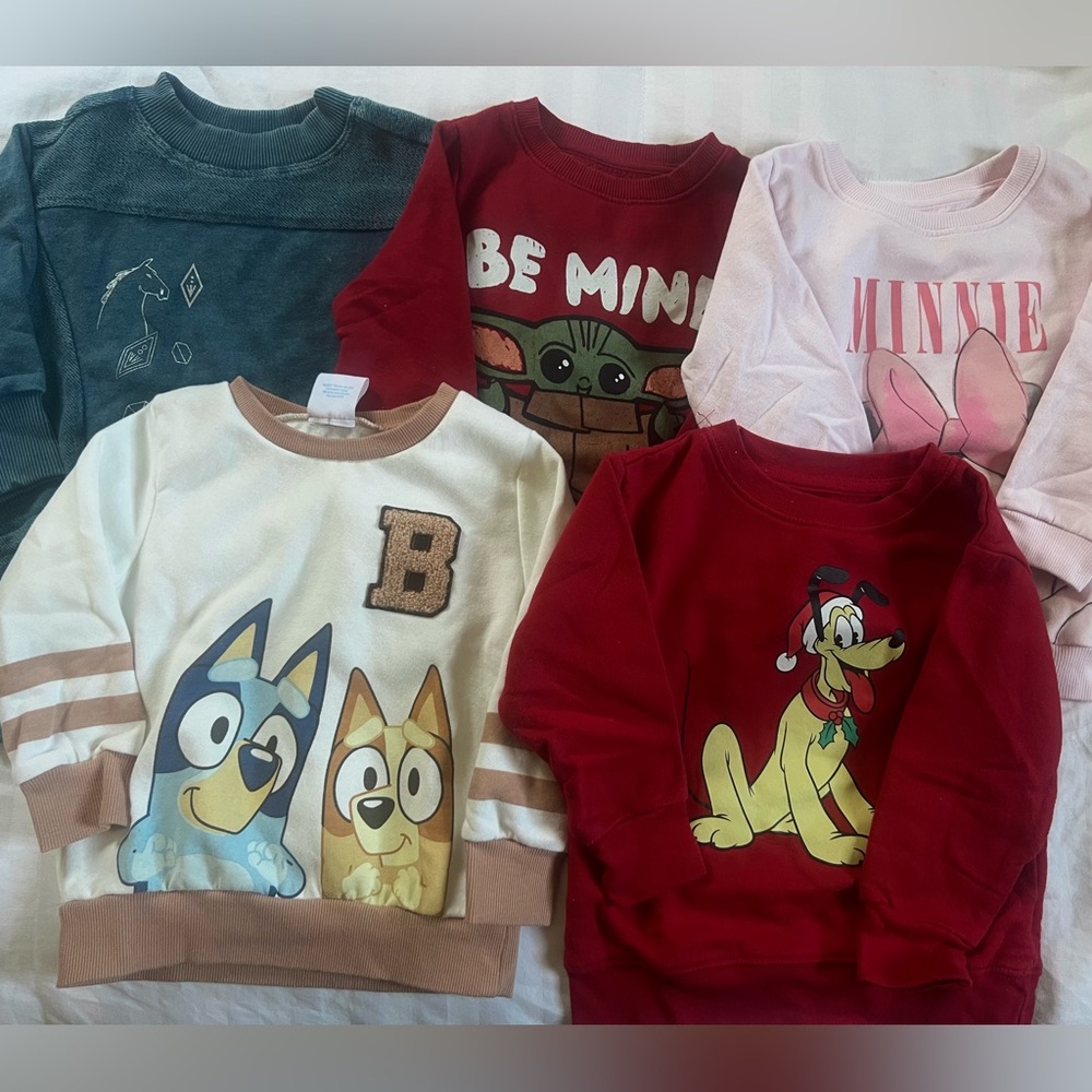 5 size 3T Disney Crewnecks 🐭